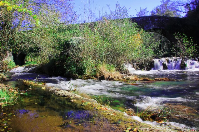 Waterfall upon entering Melide
