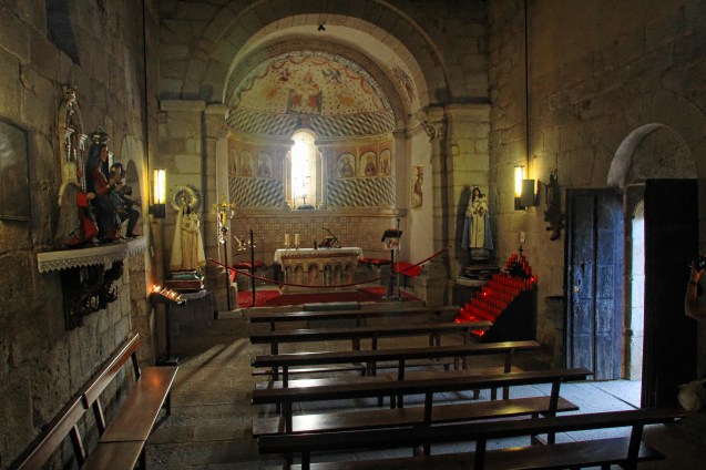 Pretty little church just outside Melide with a very friendly priest. 