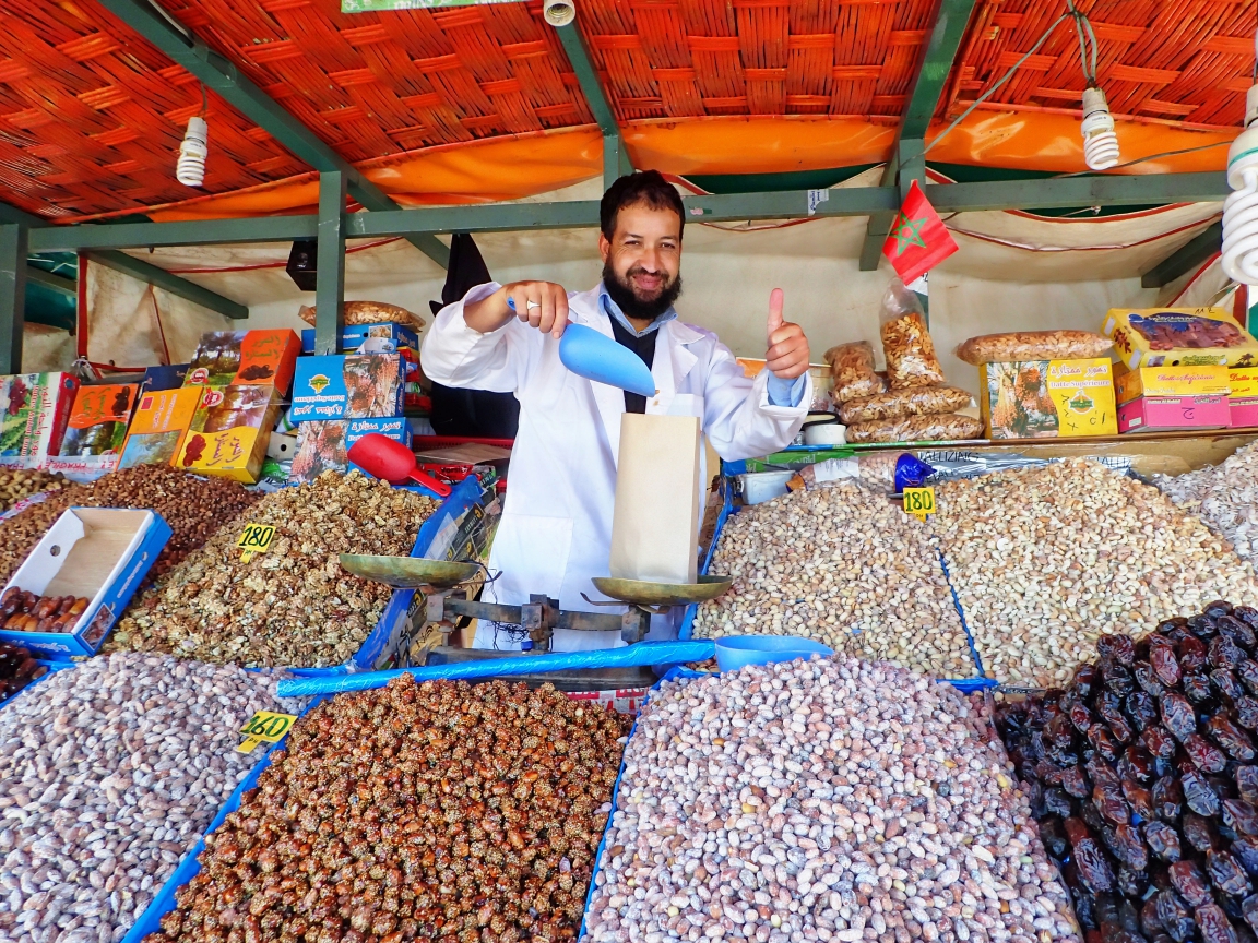 Nut vendor