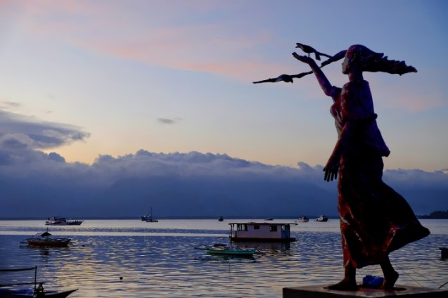 View along the baywalk