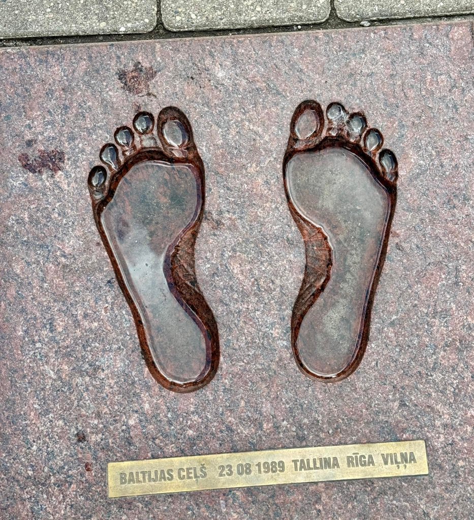 The Baltic Way
2 million people join hands across Estonia, Latvia and Estonia